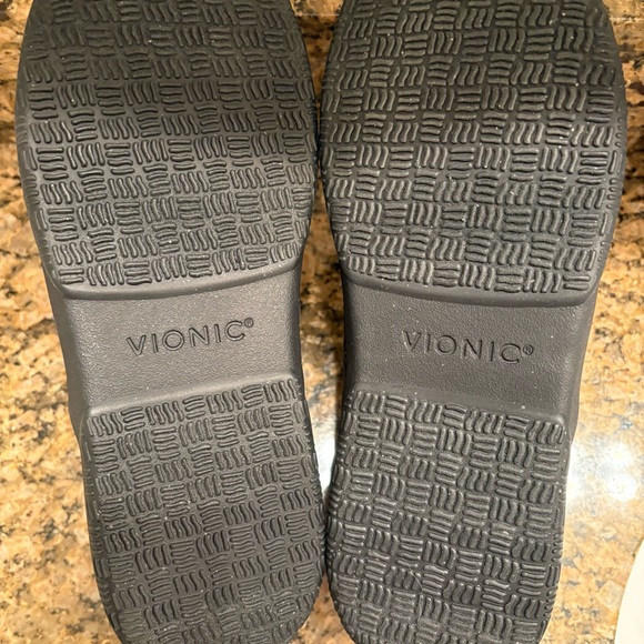 Vionic slippers - Picture 7 of 7
